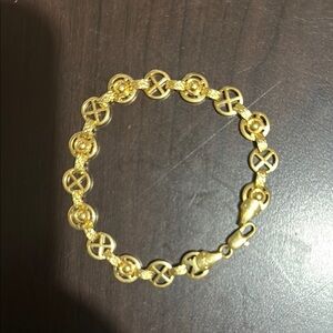 Brand new Elegant Gold Plated Bracelet